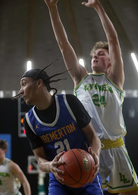 Lynden beats Bremerton 53-52 in the 2A boys basketball state semifinals in Yakima on Friday, March 1, 2024.