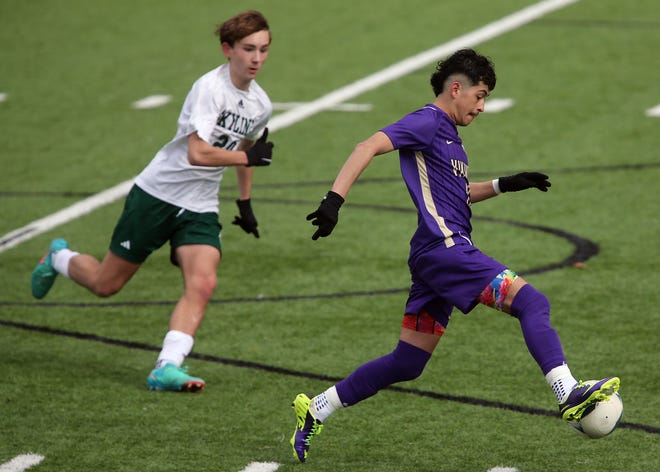 North Kitsap’s Pepe DeLuna moves the ball down the field against Skyline on Saturday, March 9, 2024.
